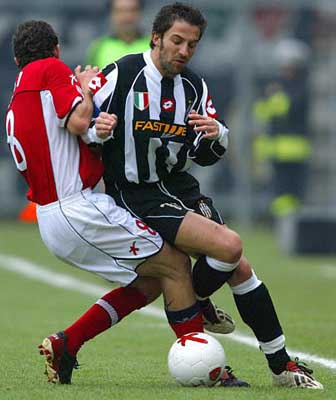 保罗成为2005年同届选秀中唯一在NBA效力的球员（2005届选秀仅剩保罗仍征战NBA）