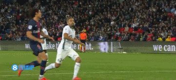 卡利亚里高空压制罗马防线屡失误，科内孤掌难鸣