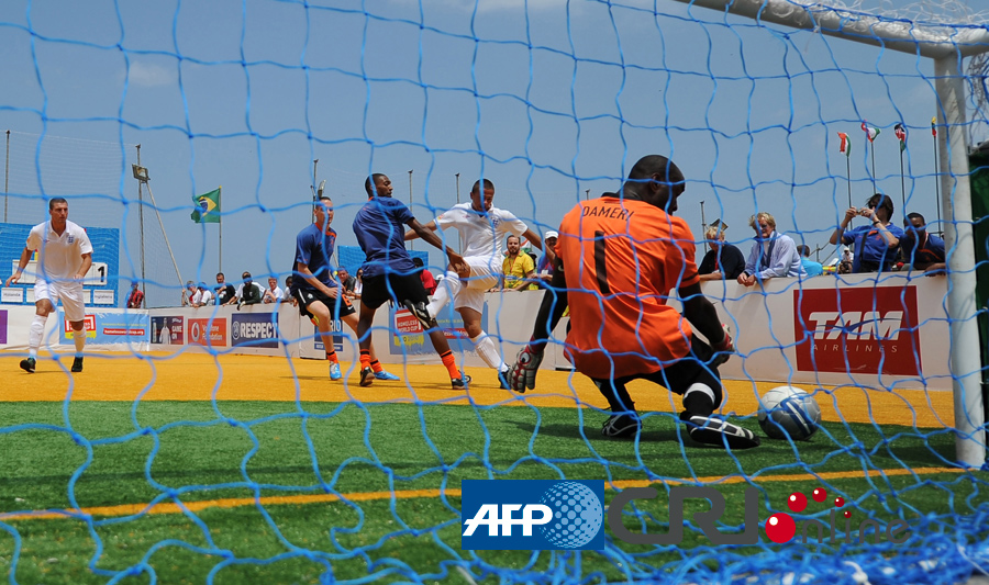 法媒：巴萨、拜仁、米兰和尤文关注南特17岁中卫塔蒂